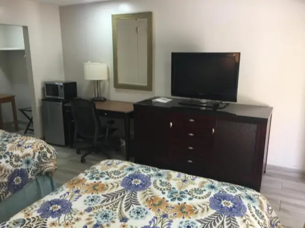 Flamingo Inn 6