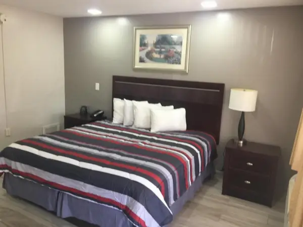 Flamingo Inn 9